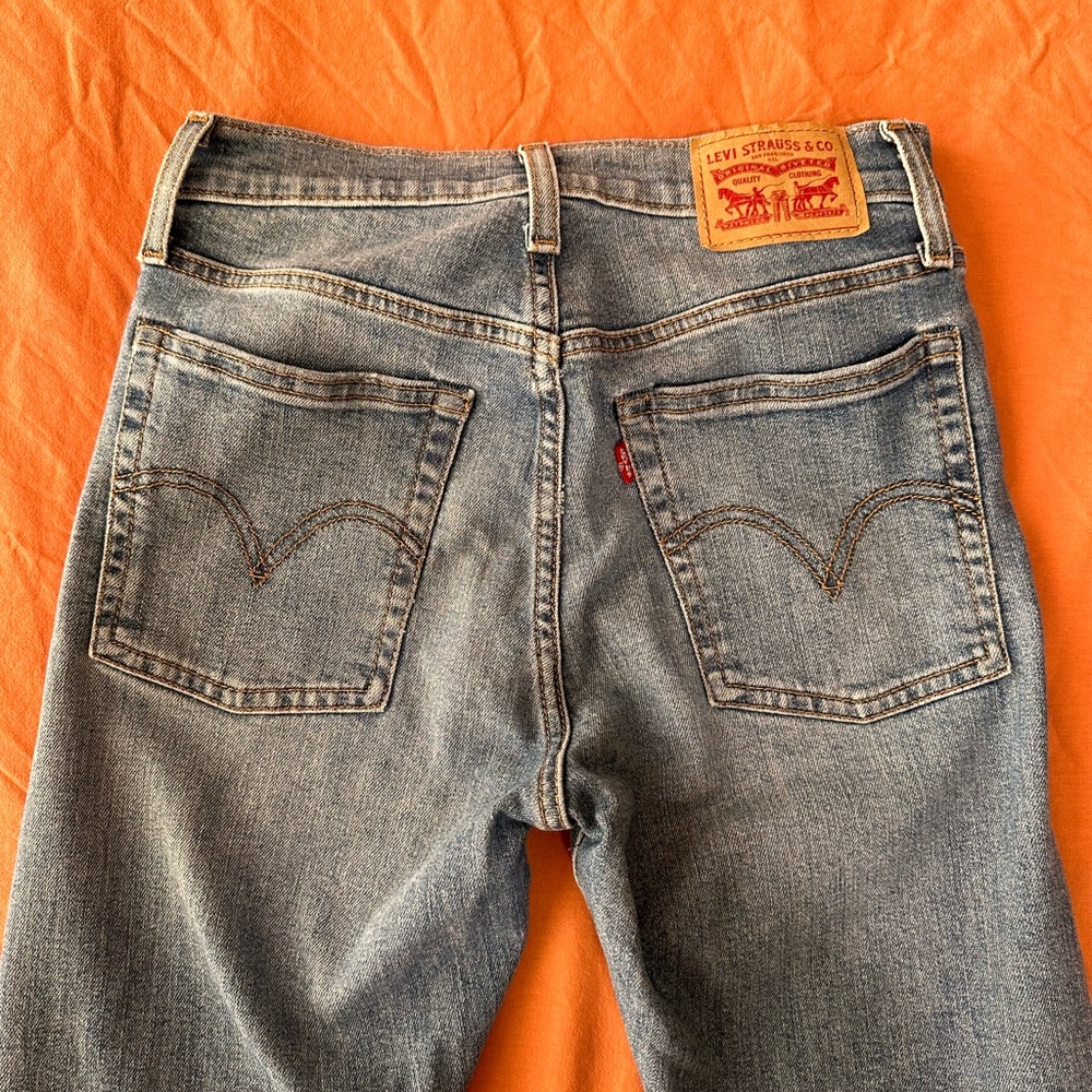 Levi distressed jeans